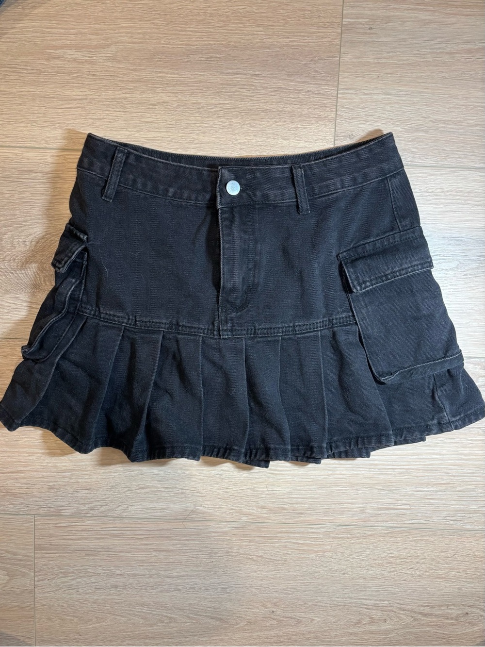 Black Pleated Cargo Mini Skirt